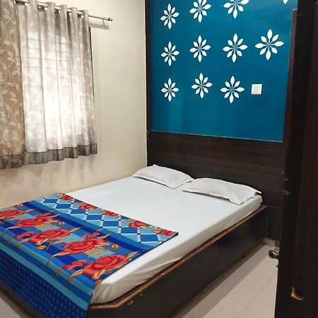 Hotel Sai Vasant Vihar Shirdi Exterior foto